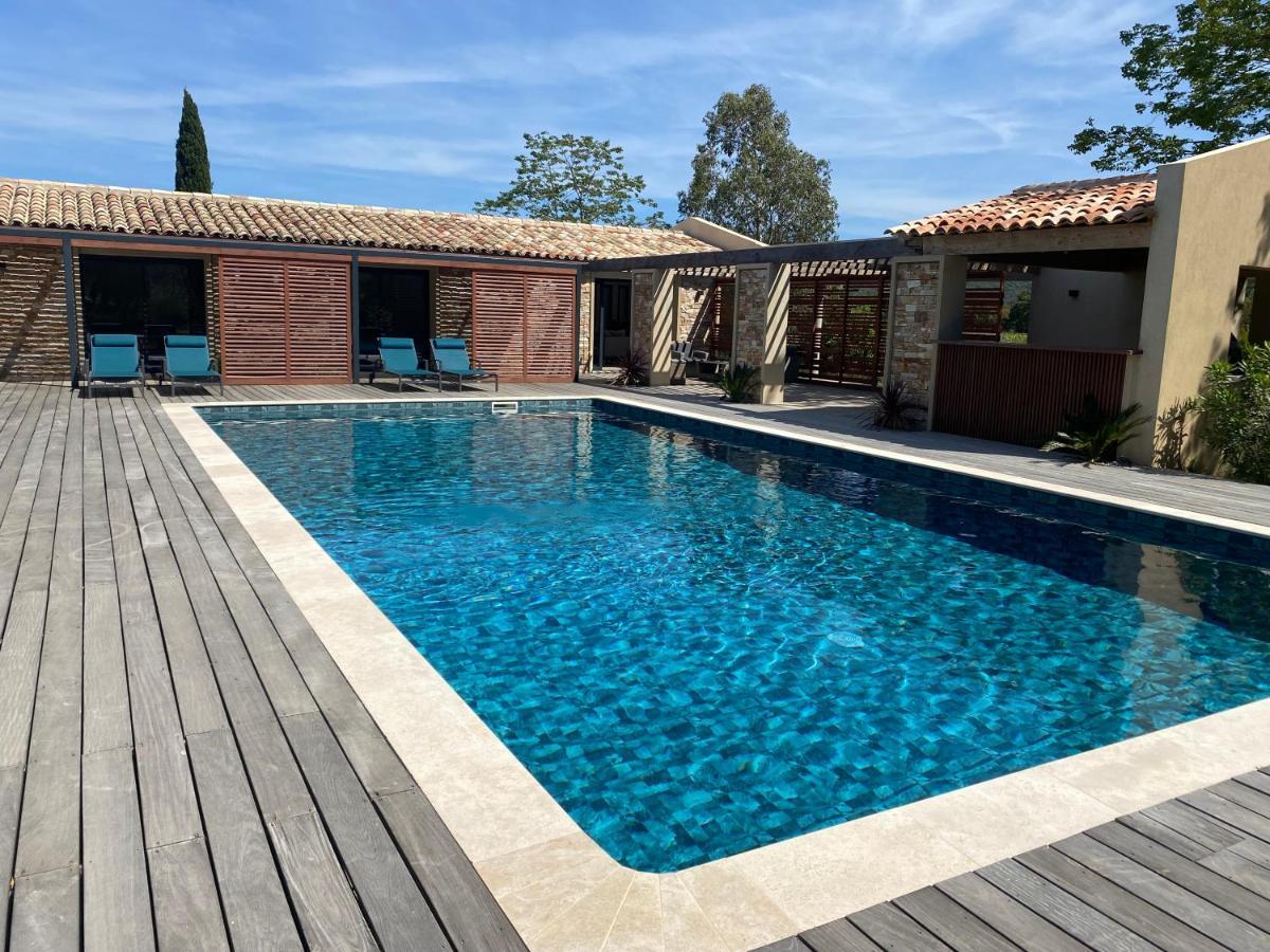 Magnifique Villa Avec Piscine Au Coeur Des Vignes Cogolin Luaran gambar