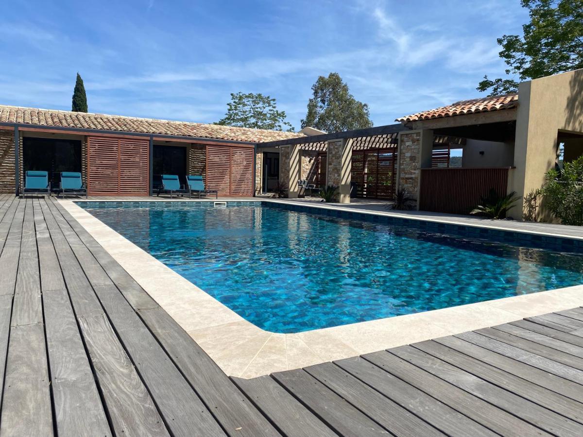 Magnifique Villa Avec Piscine Au Coeur Des Vignes Cogolin Luaran gambar