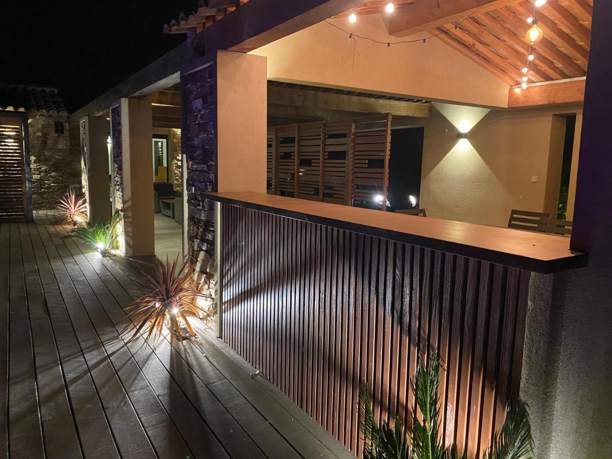 Magnifique Villa Avec Piscine Au Coeur Des Vignes Cogolin Luaran gambar