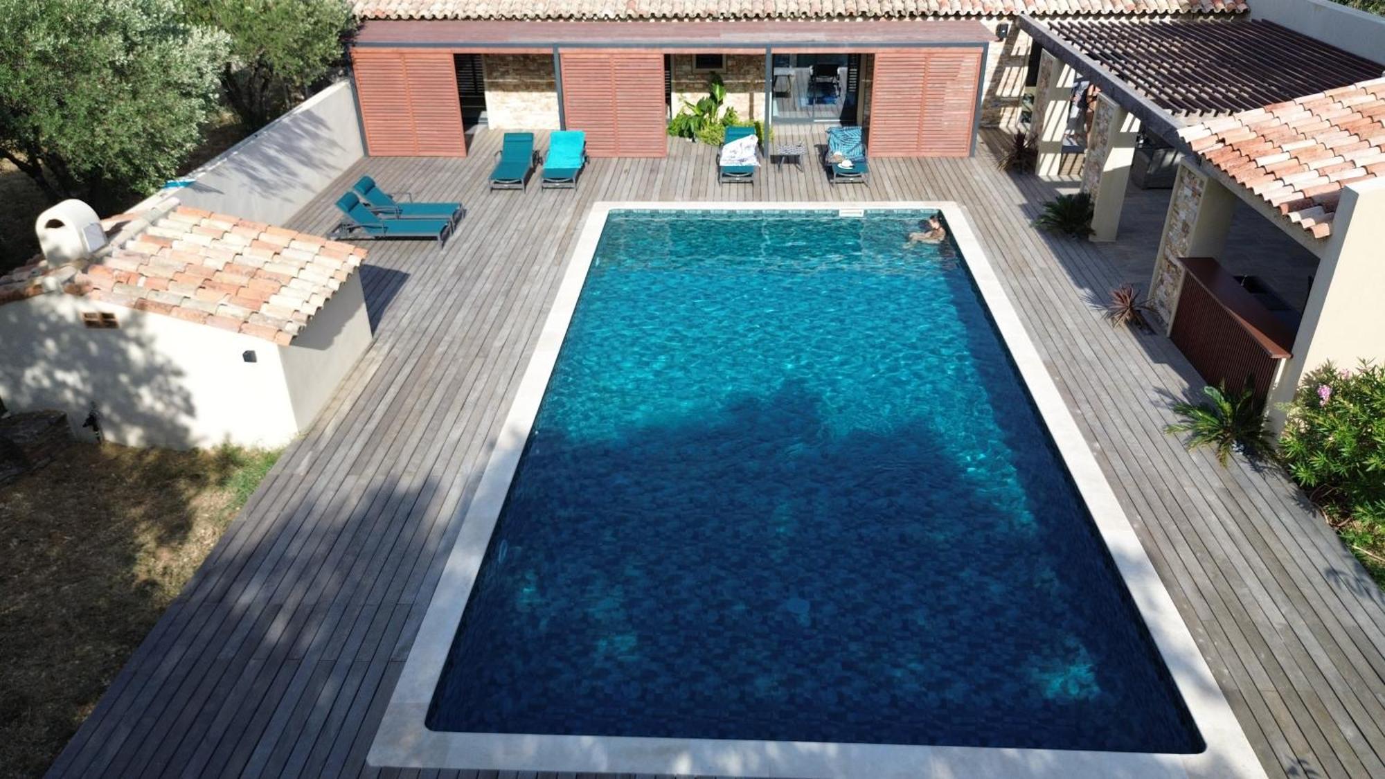 Magnifique Villa Avec Piscine Au Coeur Des Vignes Cogolin Luaran gambar